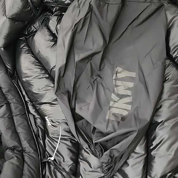 NWT DKNY Women's Black Puffer Hooded Jacket Water Resistant Packable Size L - Picture 10 of 16